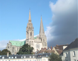 La cathédrale de Chartres en cinq questions